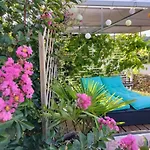 Sud France Petite Maison De Charme Avec Piscine, Jaccuzi Et Clim *
