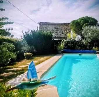 Sud France Petite Maison De Charme Avec Piscine, Jaccuzi Et Clim Nyaraló *