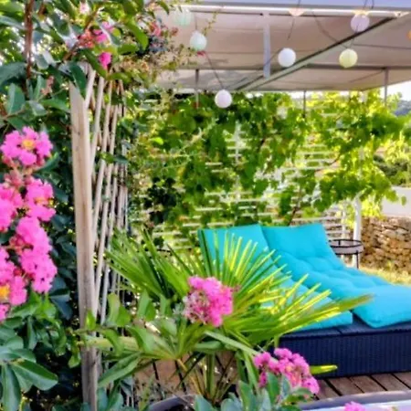 Sud France Petite Maison De Charme Avec Piscine, Jaccuzi Et Clim