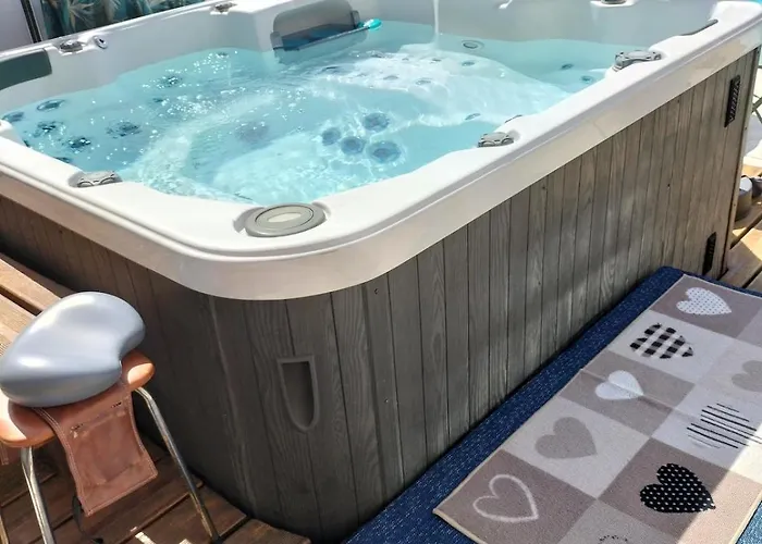 Feriehus Sud France Petite Maison De Charme Avec Piscine, Jaccuzi Et Clim Bédarieux