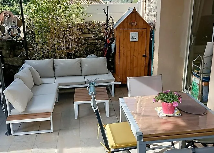 Sud France Petite Maison De Charme Avec Piscine, Jaccuzi Et Clim