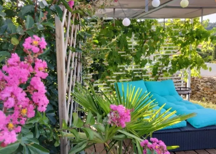 Sud France Petite Maison De Charme Avec Piscine, Jaccuzi Et Clim *