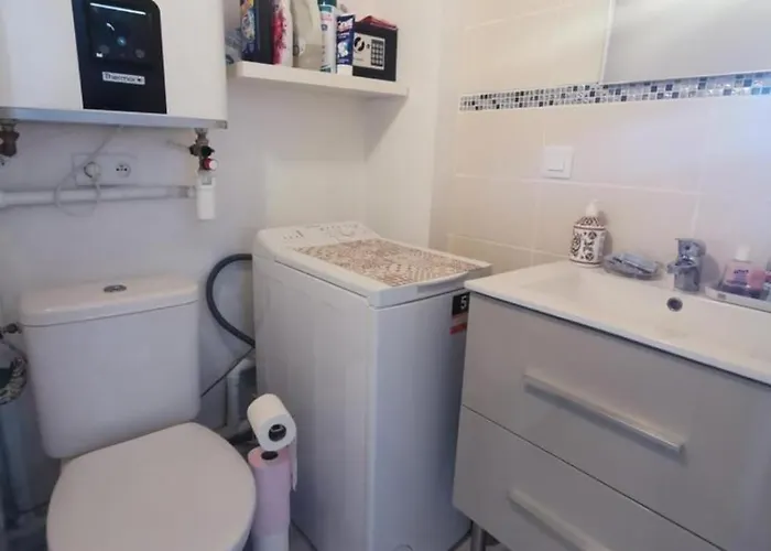 Sud France Petite Maison De Charme Avec Piscine, Jaccuzi Et Clim *