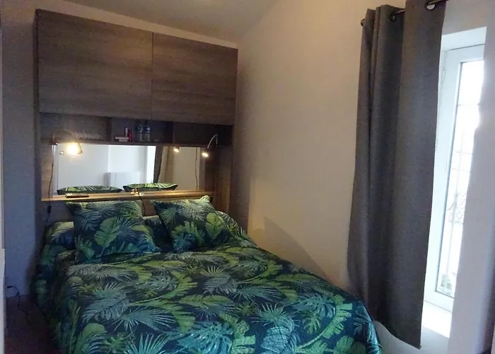 Sud France Petite Maison De Charme Avec Piscine, Jaccuzi Et Clim Feriehus *