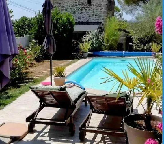 Sud France Petite Maison De Charme Avec Piscine, Jaccuzi Et Clim Feriehus